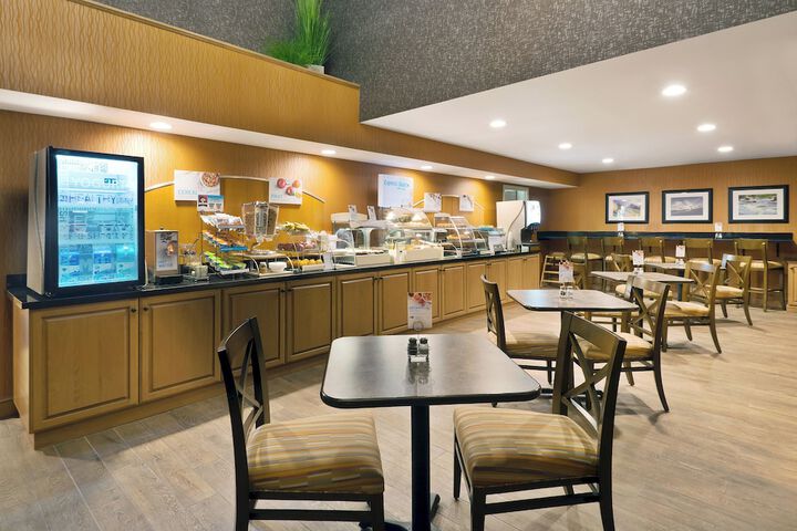 Breakfast/Coffee Service 50 of 62