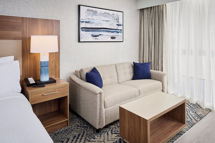 Candlewood Suites Burlington Conference Centre by IHG