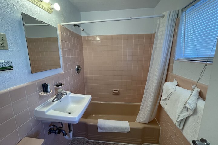 Room 12 of 32