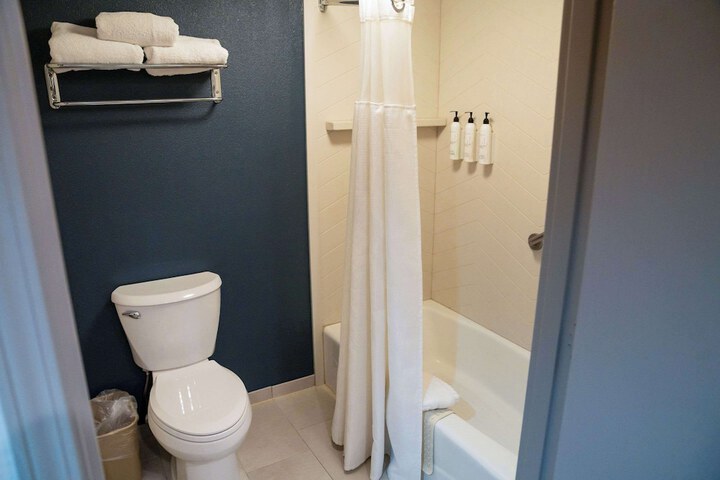 Room 18 of 21