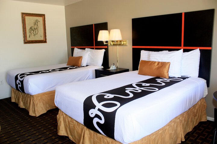 Room 32 of 40