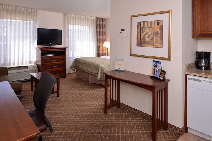 Staybridge Suites Indianapolis-Airport by IHG