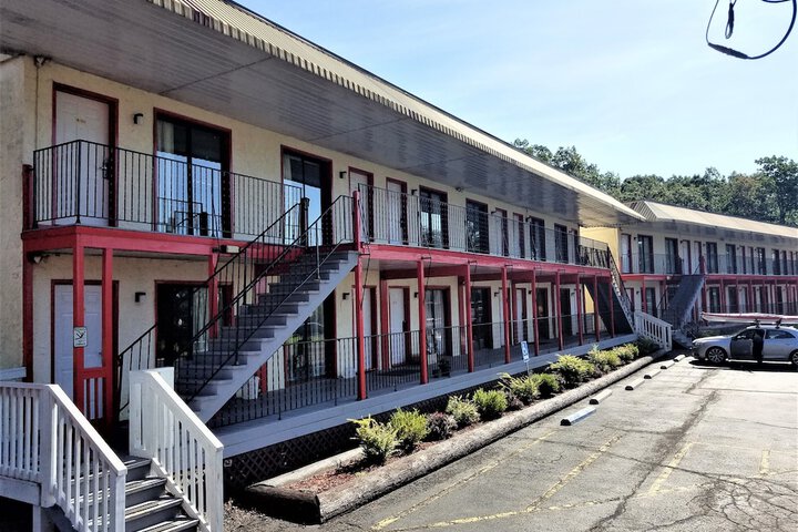 Hotel 2 of 33