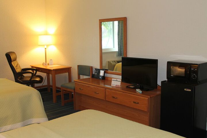 Room 16 of 40