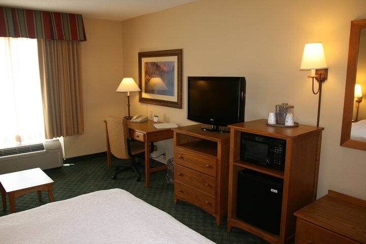 Room 8 of 28