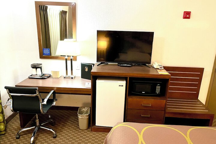 Room 25 of 57