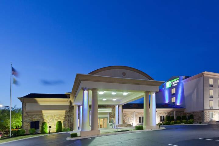Holiday Inn Express Hotel & Suites Christiansburg by IHG