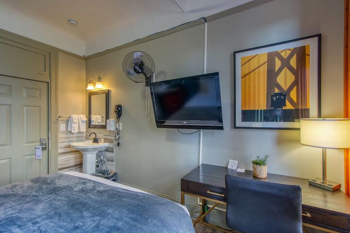 Room 93 of 115