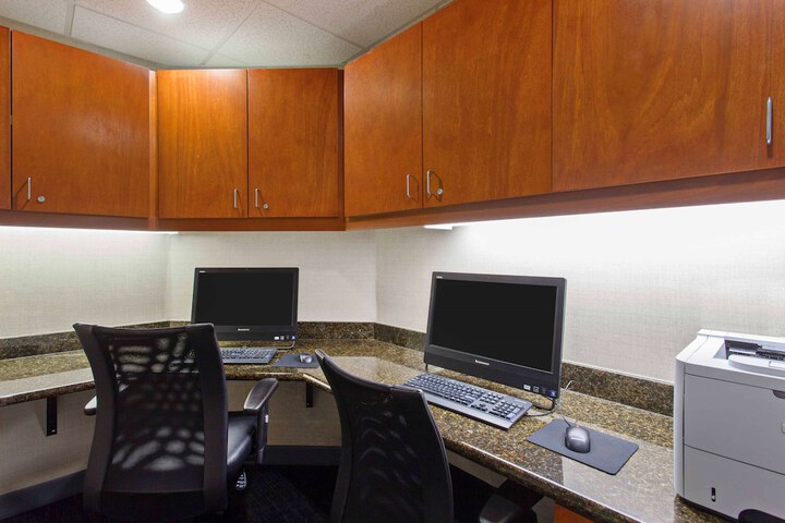 Hampton Inn & Suites Clovis-Airport North
