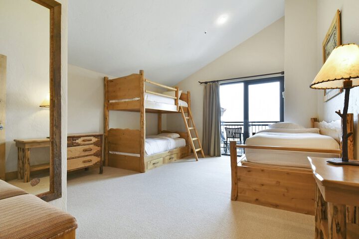 Room 90 of 176