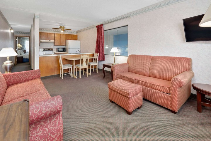 Room 8 of 14