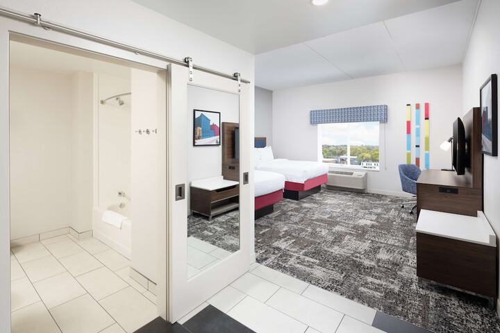 Room 14 of 66