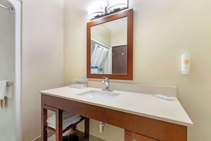 Comfort Suites Cedar Falls Industrial Park