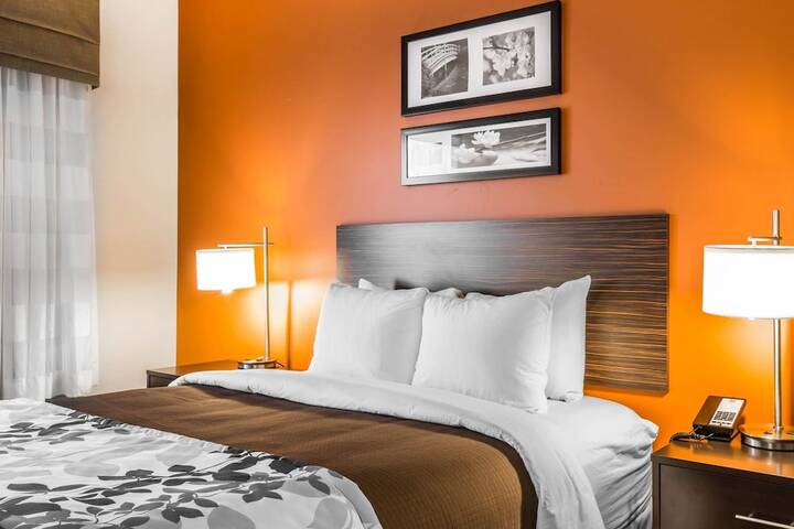 Room 40 of 61