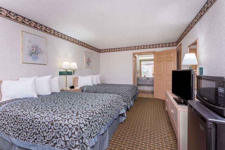 Room 10 of 27