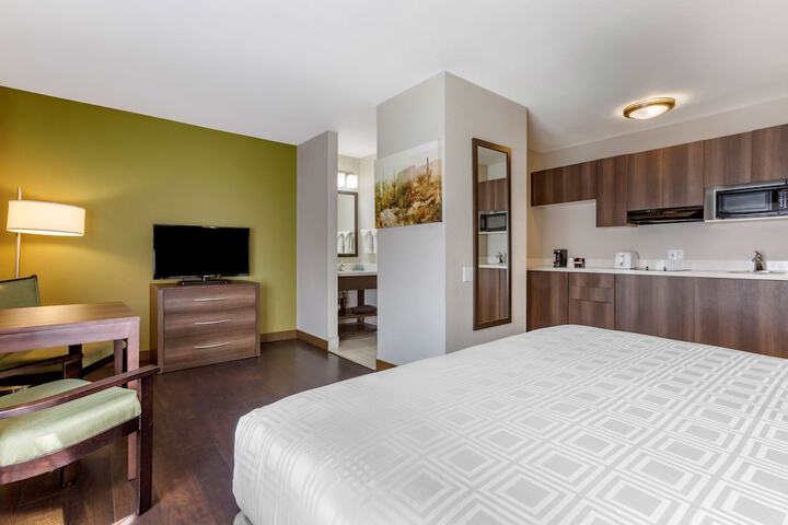 Room 33 of 41