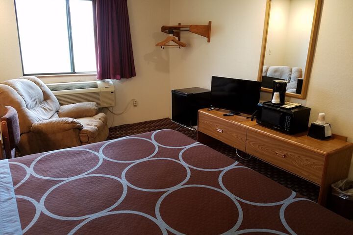 Room 11 of 26