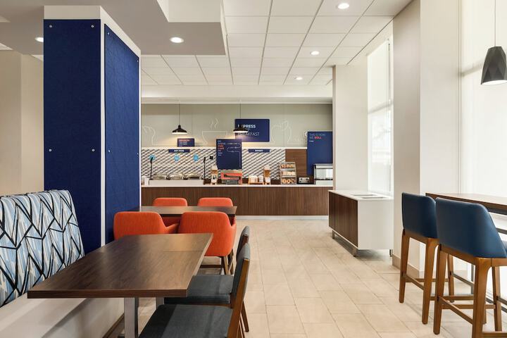 Holiday Inn Express & Suites Fort Lauderdale Airport South by IHG