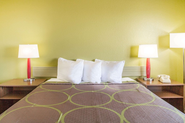 Room 10 of 20