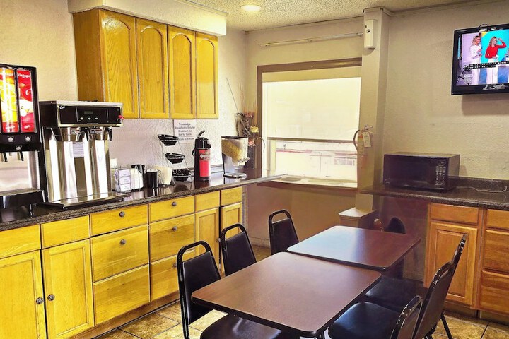Breakfast/Coffee Service 17 of 18