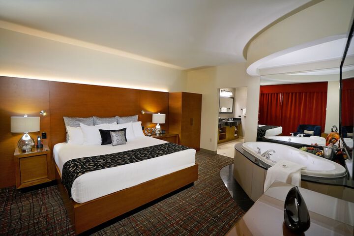Room 33 of 85