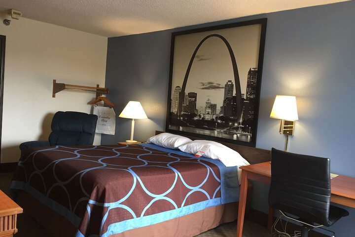 Room 17 of 34