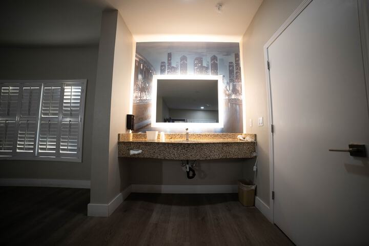 Room 37 of 67