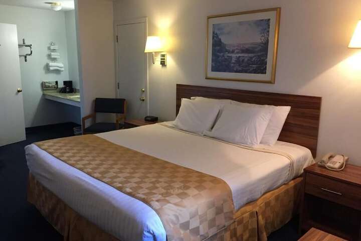 Room 16 of 25