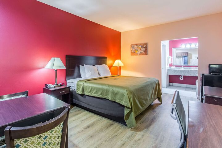 Room 18 of 24