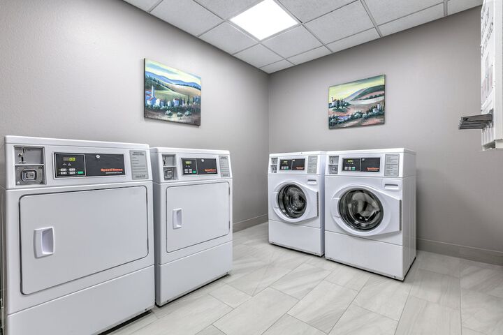 Holiday Inn Express & Suites Marshall by IHG