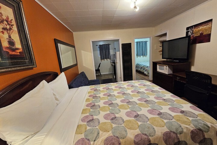 Room 13 of 41