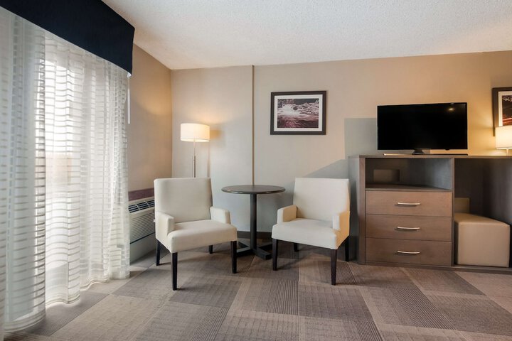 Room 19 of 38