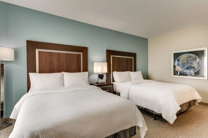 Room 32 of 68