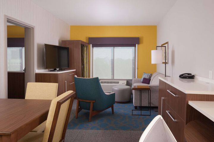 Room 28 of 48