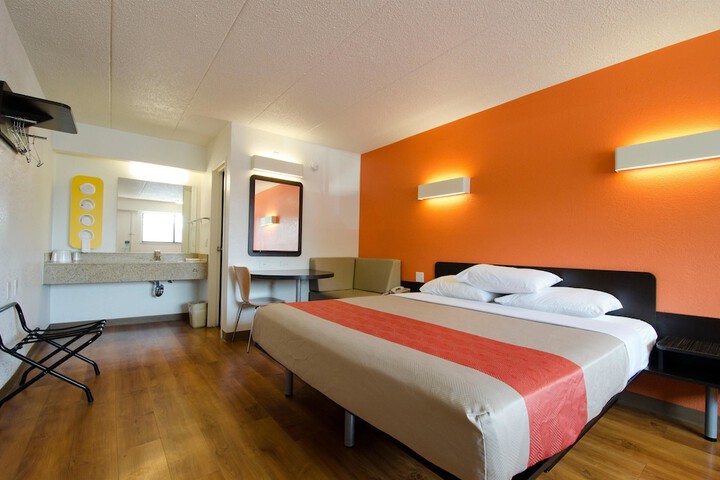 Room 17 of 29
