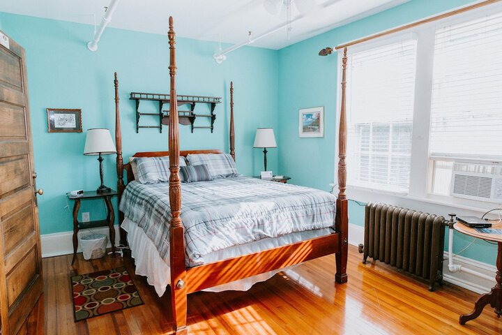 Room 9 of 37