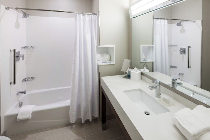 Courtyard by Marriott Houston North / Shenandoah
