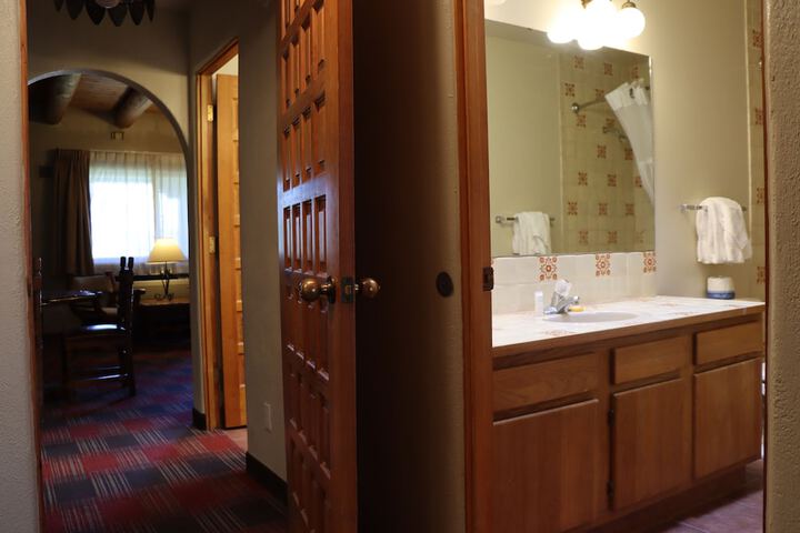 Sagebrush Inn & Suites