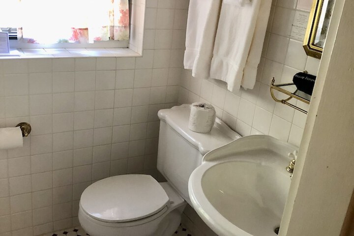 Room 51 of 87