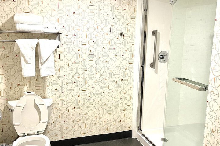 Room 48 of 95