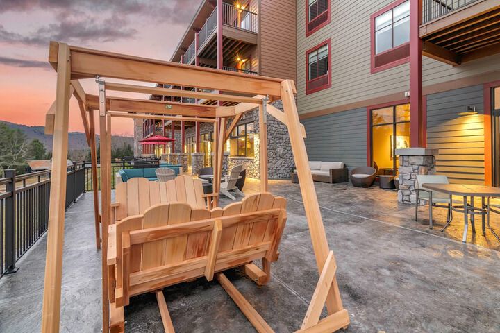 Cambria Hotel Lake Placid - Lakeside Resort