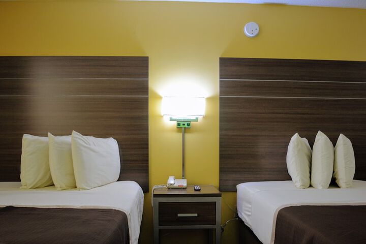 Room 40 of 49