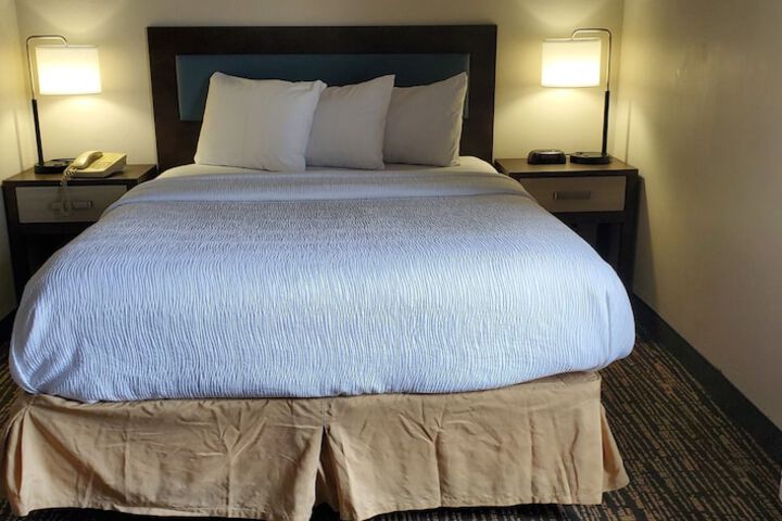 Wingate by Wyndham Canton / Hall of Fame