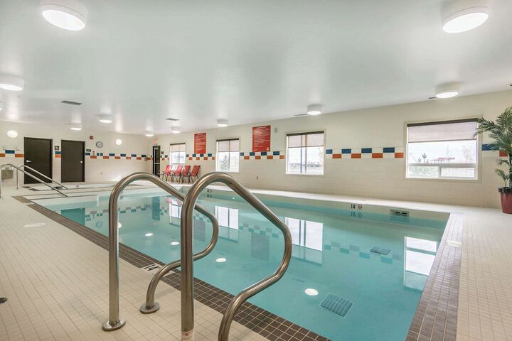 Comfort Inn & Suites Edmonton International Airport