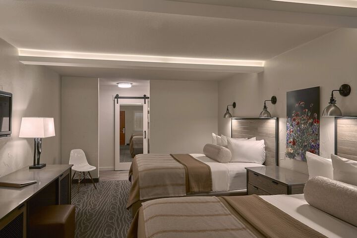 Fredericksburg Inn & Suites