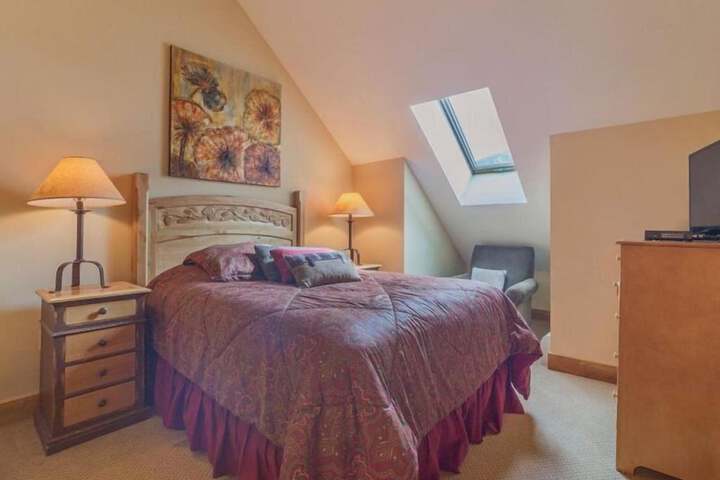 2 Bedroom Colorado Vacation Rental situated in River Run Village Steps from the Summit Express Gondola