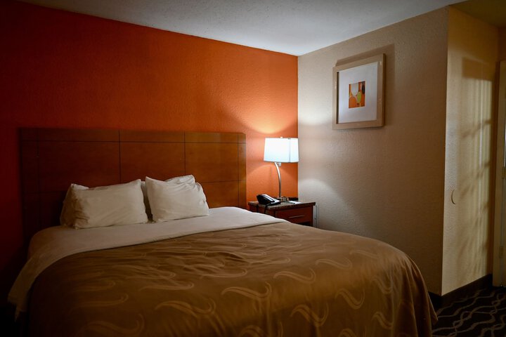 Room 34 of 46