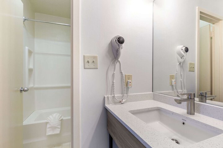 Room 18 of 29