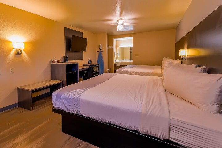 Room 43 of 49