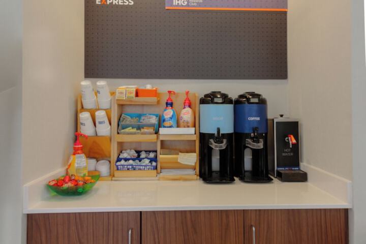 Breakfast/Coffee Service 38 of 46